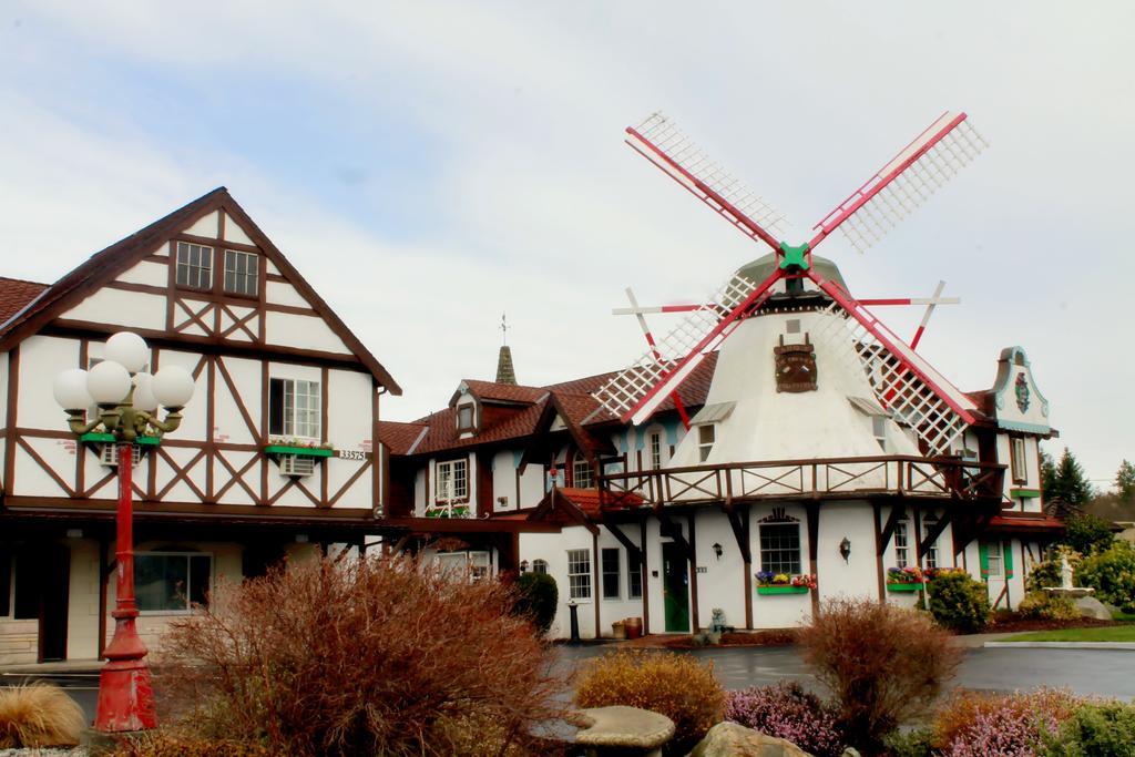 Auld Holland Inn Oak Harbor Exterior foto